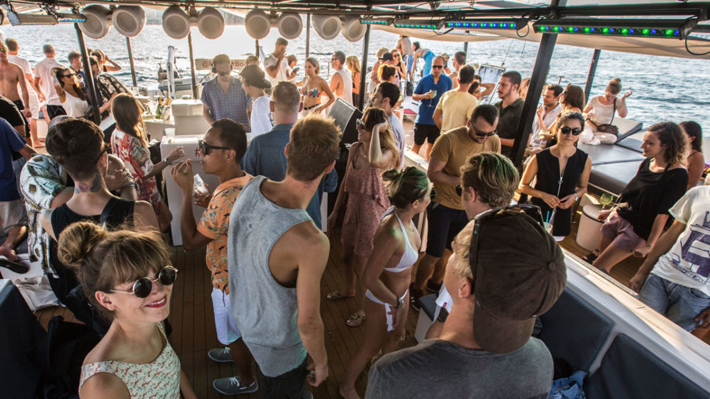 Slider_1100x619_-Sailbeats_05